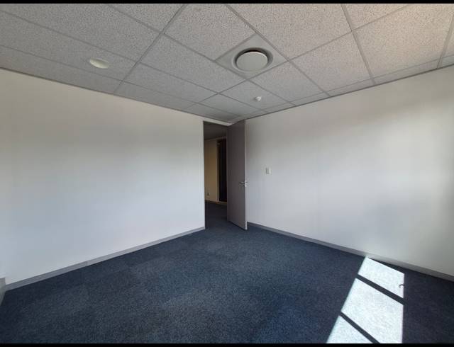 241M² OFFICE TO LET IN DUNKELD